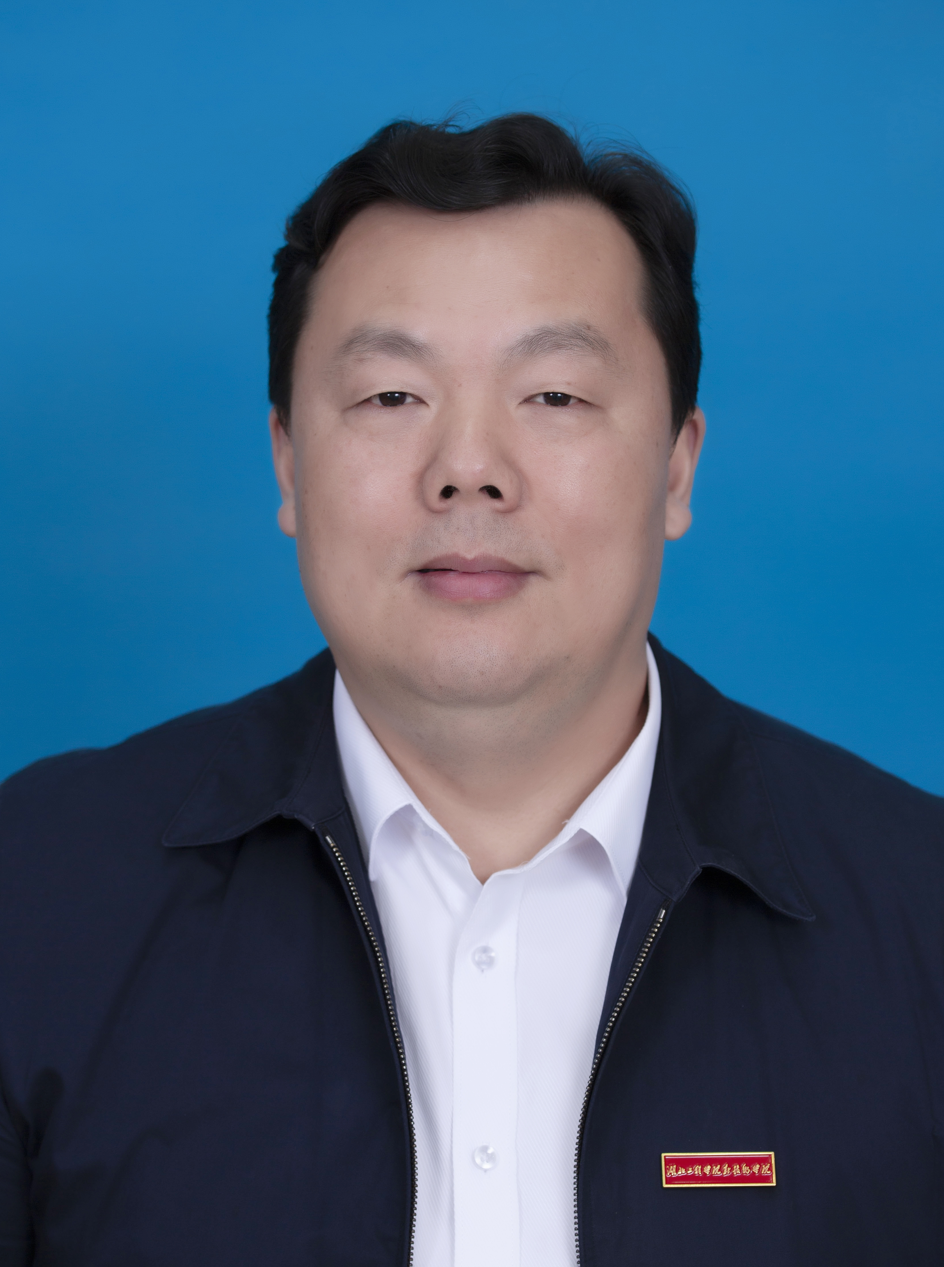 党总支副书记：丁雅晶 副主任：何文斌 副主任：丁岩岩